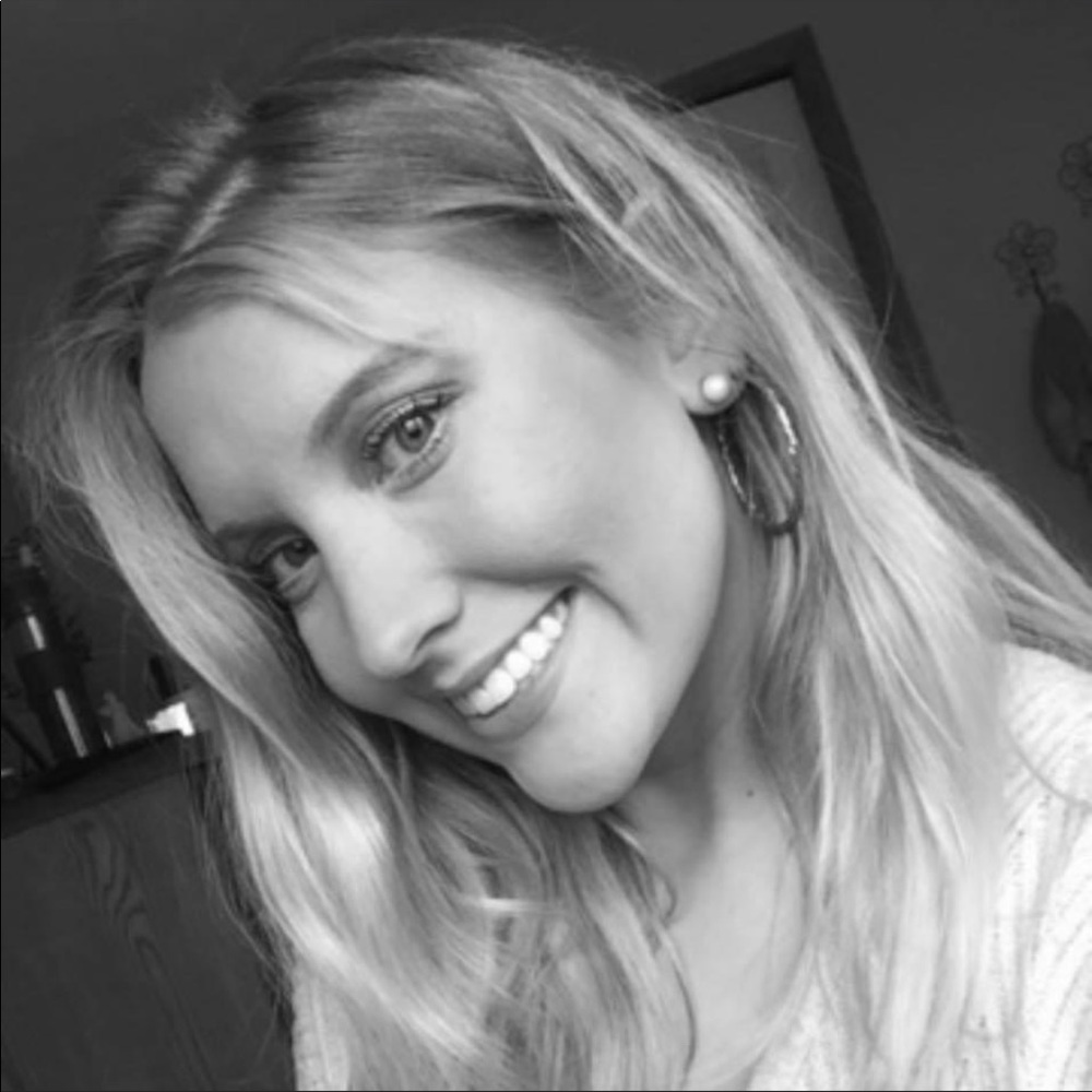 Meet your Posher, Alexia